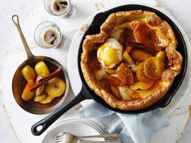 Caramelised Apple and Cinnamon Dutch Baby