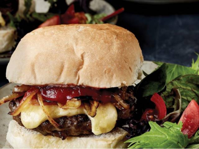 Chuck & Brisket Cheeseburger