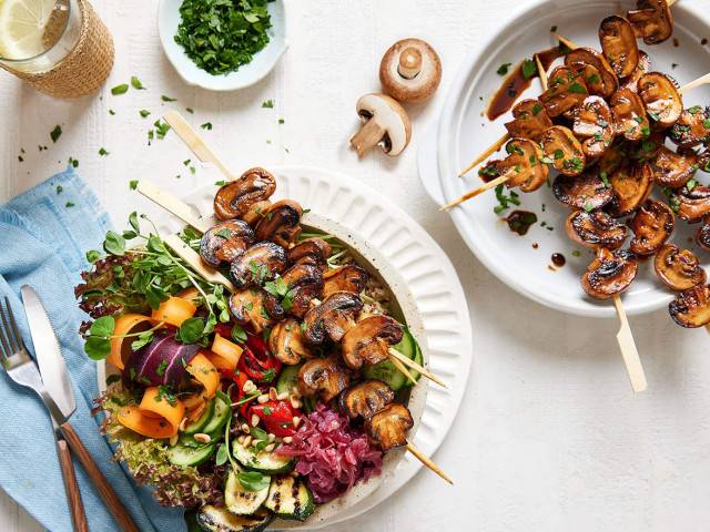 Garlic Mushroom Salad Bowl