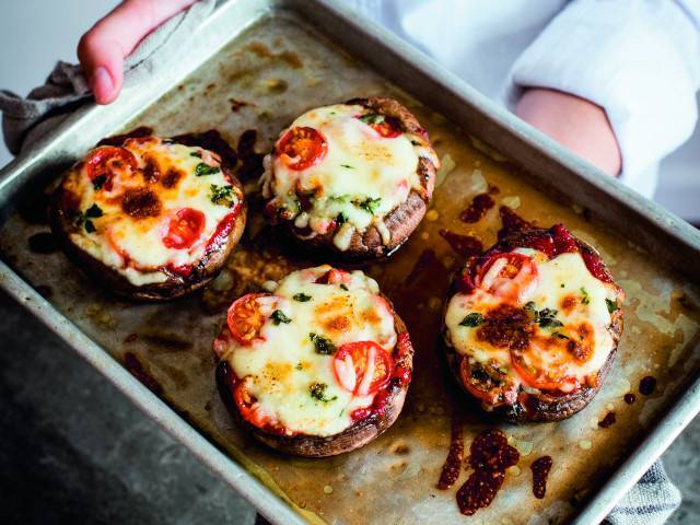 Low-carb Portobello 'pizzas'