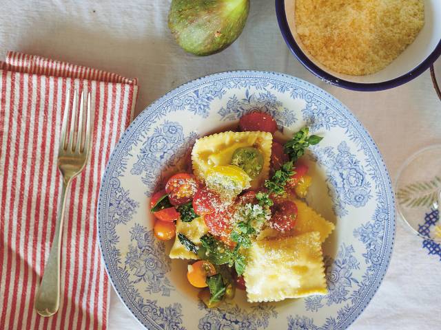 Ravioli with Fresh Tomato