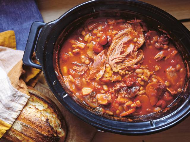 Slow-cooked beans with ham hock