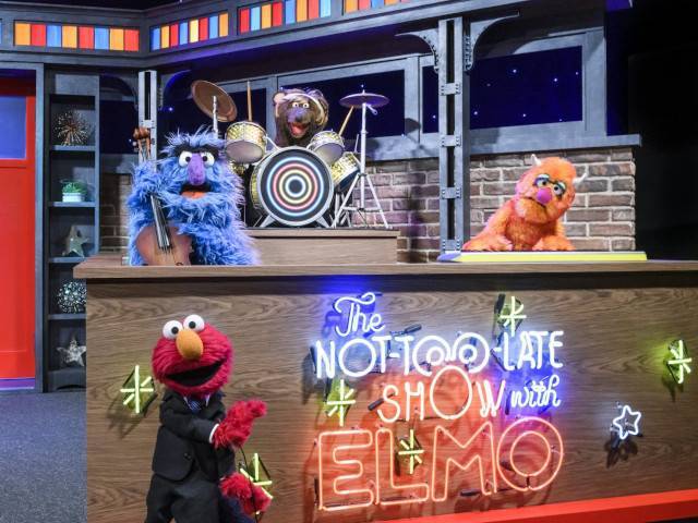 The Not-Too-Late Show with Elmo