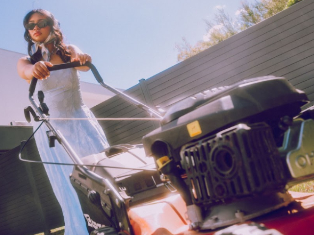 Alexis Returns with 'u sure like to make me feel crazy'