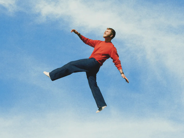 Alex Warren Announces Sophomore Studio Album 'Wildchild'