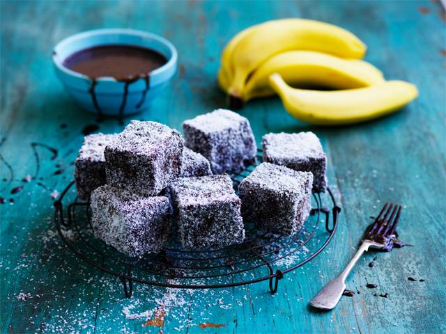 Banana Bread Lamingtons