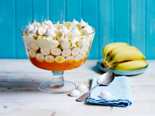 Banana Pavlova Trifle