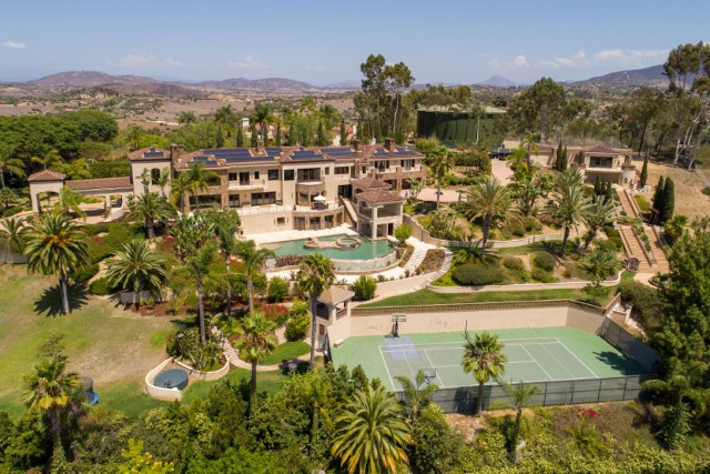 Beach Boys Mansion & Texas Cowboy Landmark