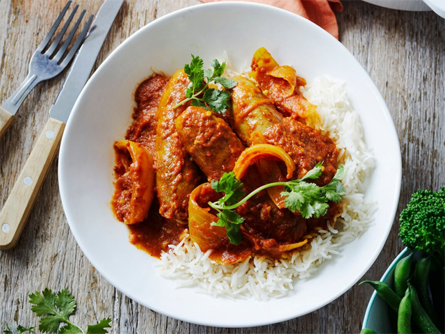 Beef Sausages in Onion Curry