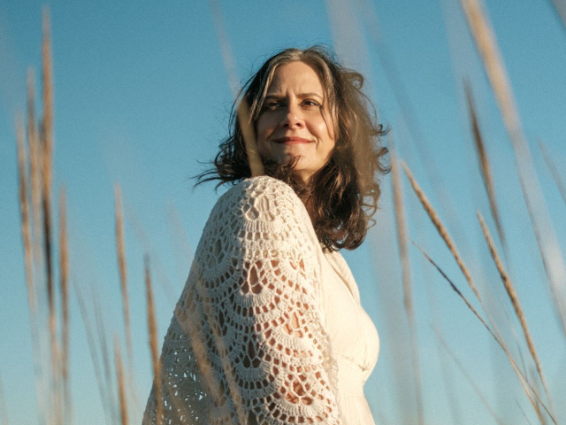 Blank Instrument Finds Herself Waiting In The Blue With New Single 'Green and Blue'
