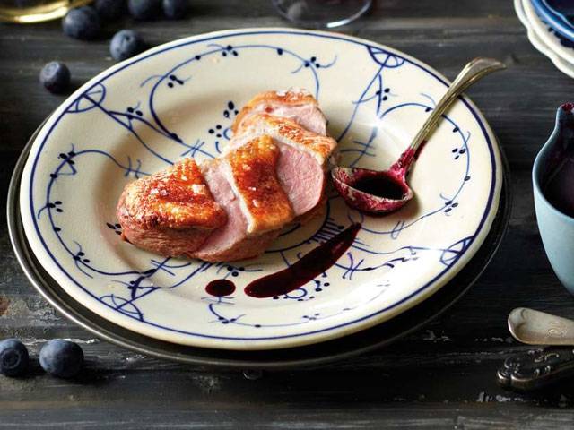 Duck Breast with Chinese-Spiced Blueberry Sauce