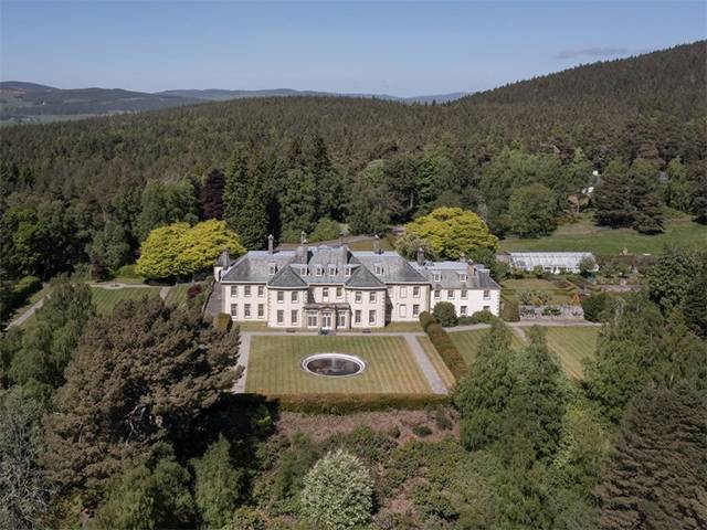 Bob Dylan recently listed his Scotland home for $3.9 million