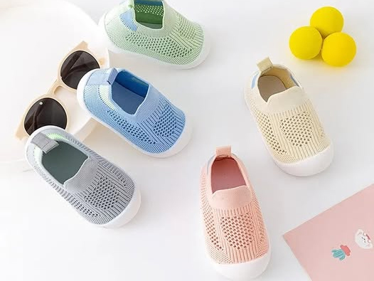 How Mesh Shoes Mimic Barefoot Walking to Promote Balance for Babies and Toddlers