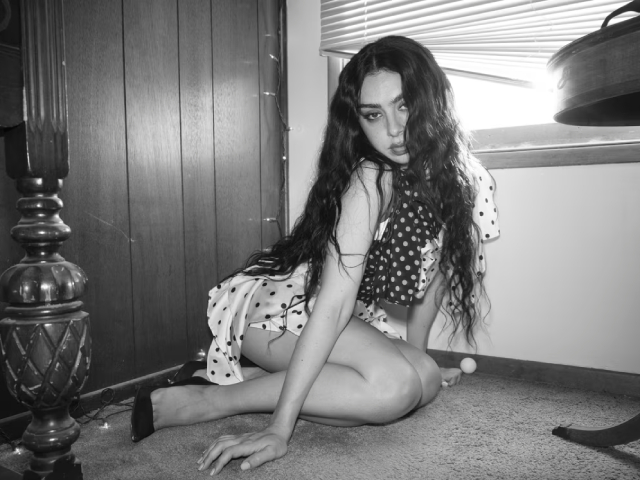Charli xcx Releases Official Video for 'Party 4 U'