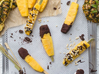 Choc-Dipped Pineapple Pops