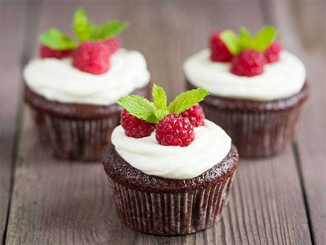 Christmas Holly Cupcakes