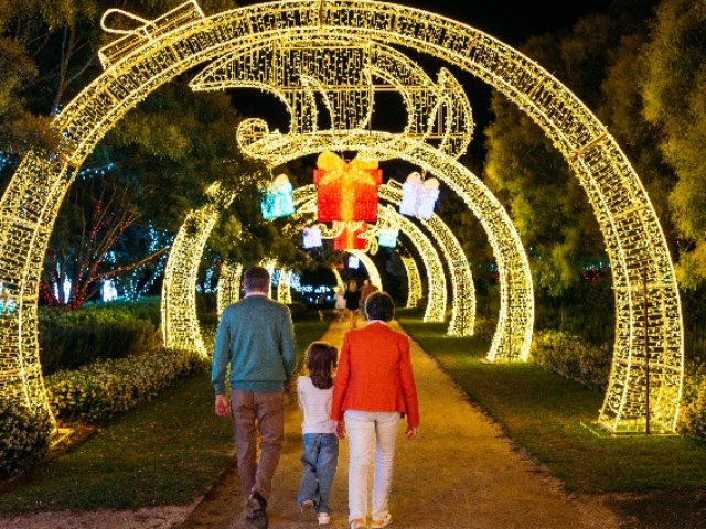 Hunter Valley Gardens Christmas Lights Spectacular Returns