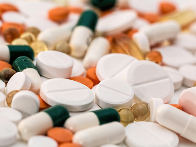 Common Painkillers Linked to Antibiotic Resistance