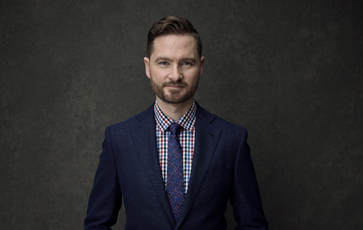 Charlie Pickering – Us & Them