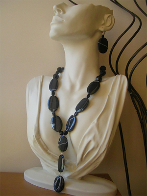 D'Amato Designs: Black Agate Set in Luxurious Secrets