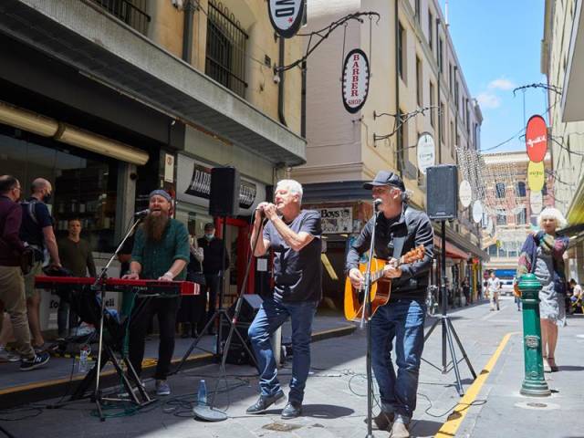 Daryl Braithwaite performing in Degraves Street