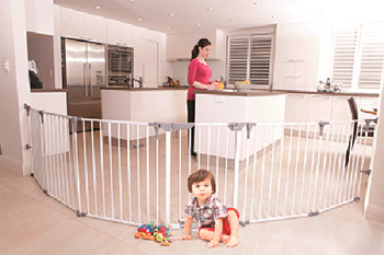 Dreambaby Royale Converta 3 in 1 Play-Yard and Wide Barrier Gate
