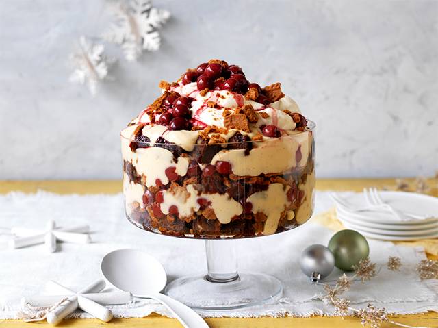 Eggnog Christmas Trifle