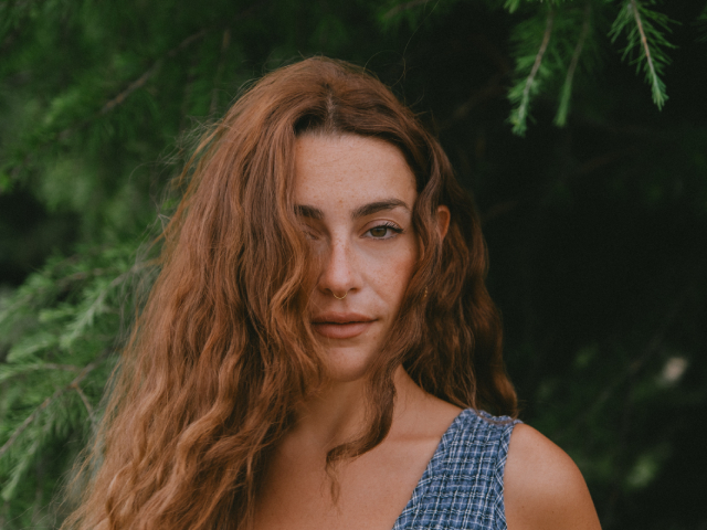 Eleni Drake Releases New Single 'I Don't Not Love You'