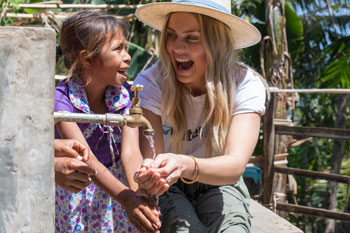 Elyse Knowles Visits WaterAid Projects