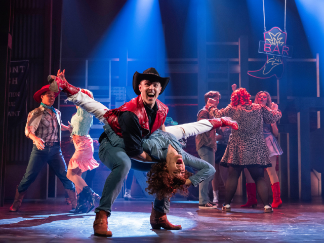 Footloose: The Musical Kicks Off National Tour 2026