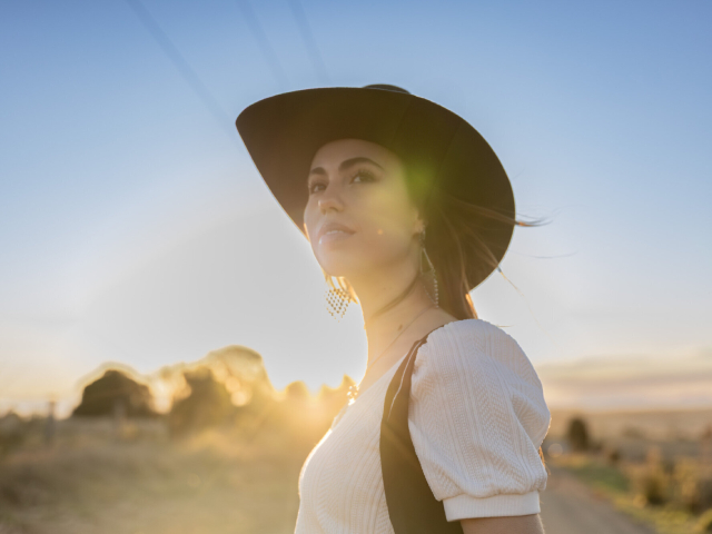 Georgia Scarlett Shares Sunlit Country Track 'Finding My Destination' And Announces Debut Album