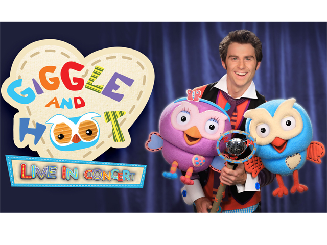 Giggle and Hoot Live In Concert