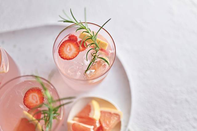 Grapefruit Rosemary Prosecco Cocktail