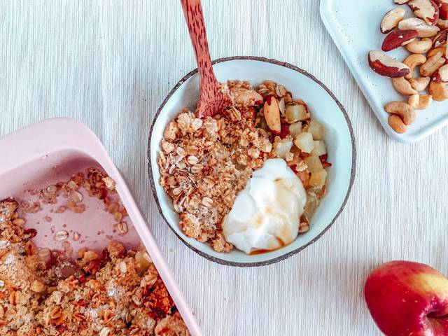 Healthy Apple Pie Nut Crumble