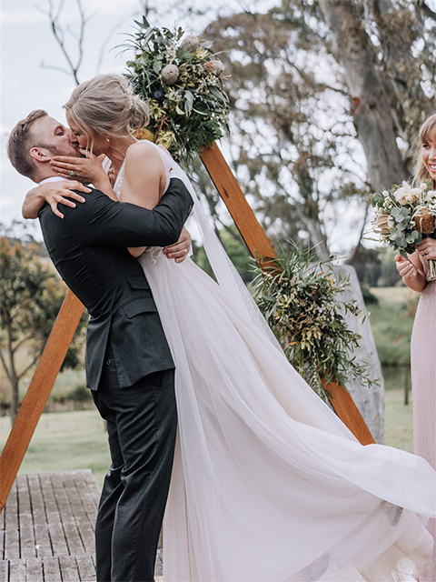 How to Choose the Perfect Wedding Gown for Your Body Shape