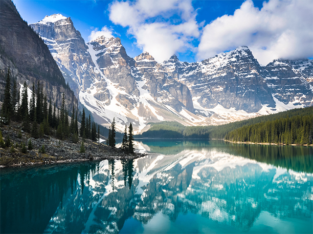 Canada: A Land of Seasons, Style, and Splendour