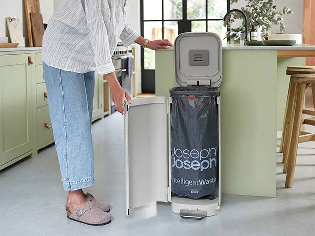 Joseph Joseph Porta 40L Easy-empty Pedal Bin