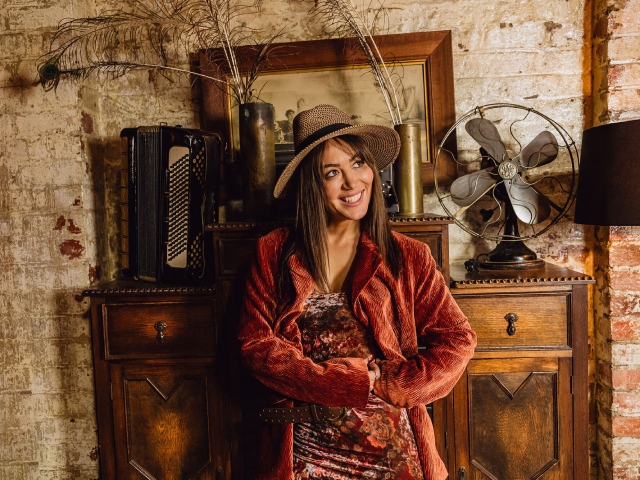 Kat Greta Unleashes Percussion-Driven Anthem 'Set You Up'