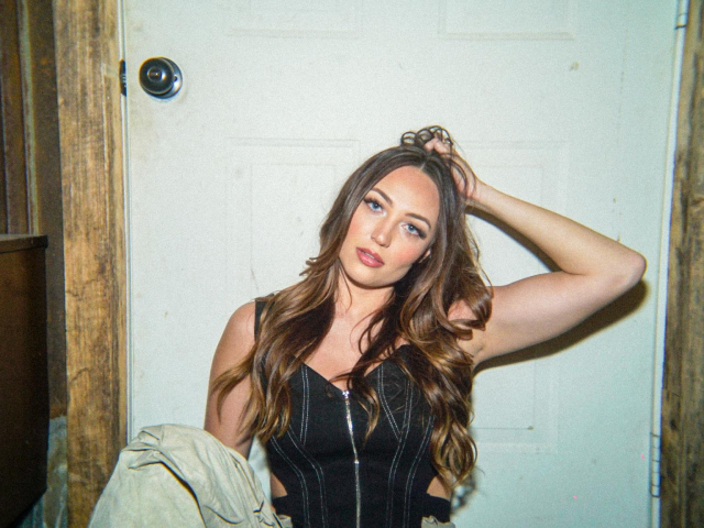 Pop Country Artist Kiana Unveils New Single 'Ask You'