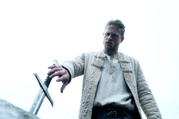 Charlie Hunnam King Arthur: Legend of the Sword