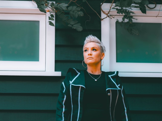 Laura Frank Announces Debut Album, Releases Single 'How Do We'