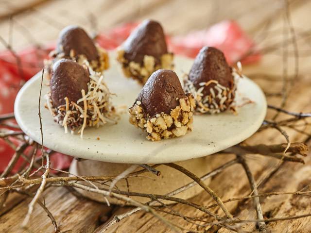 Raw Macadamia Bliss Ball Easter Eggs