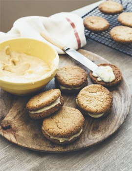 Macadamia Biscuits with Macadamia Butter and Salted Toffee Filling