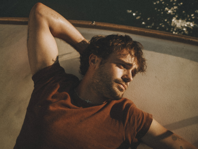 Macey Captures Love In Its Smallest Moments With 'Seaside Wishes'