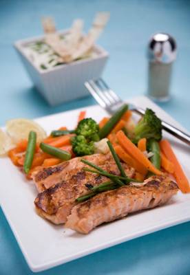 Mediterranean Salmon with Steamed Vegetables