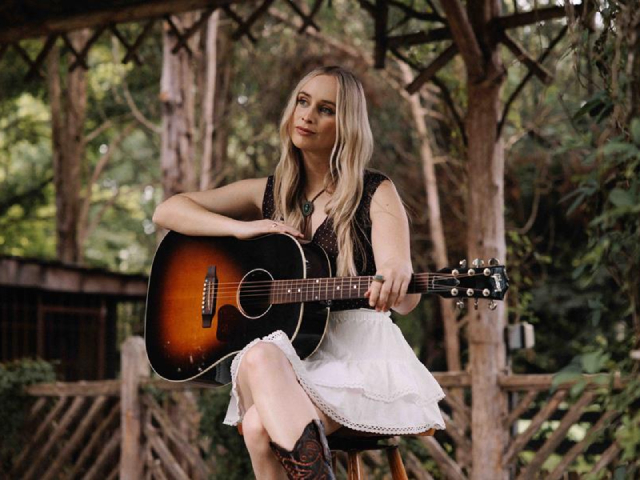 Melanie Dyer Shares a Message for Her Younger Self in Her New Single 'If She Only Knew'