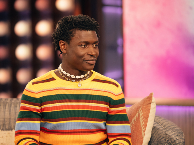Mon Rovîa on The Kelly Clarkson Show (Interview + Performance)