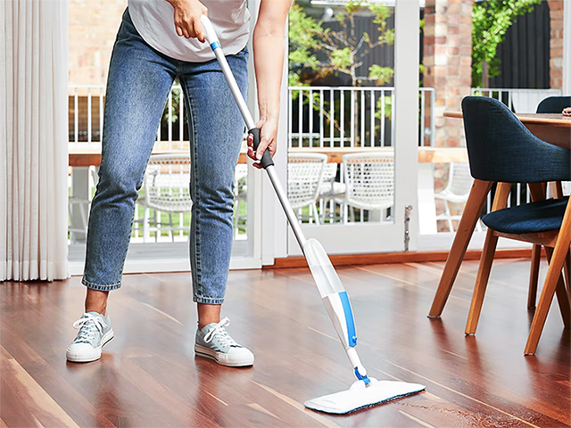 Oates & Clean Up Australia