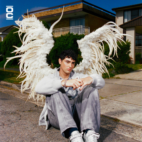 Oliver Cronin Unveils New EP 'Lost On The Way To Paradise'