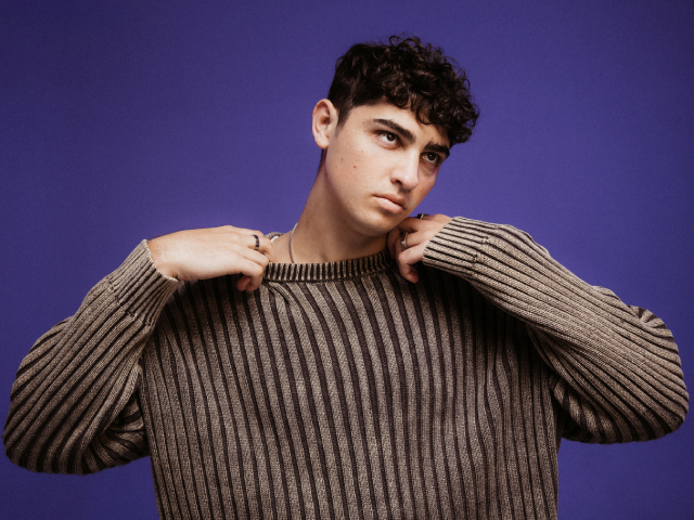 Oliver Cronin Releases Deluxe EP 'Edge of Paradise' + Announces Australian Tour